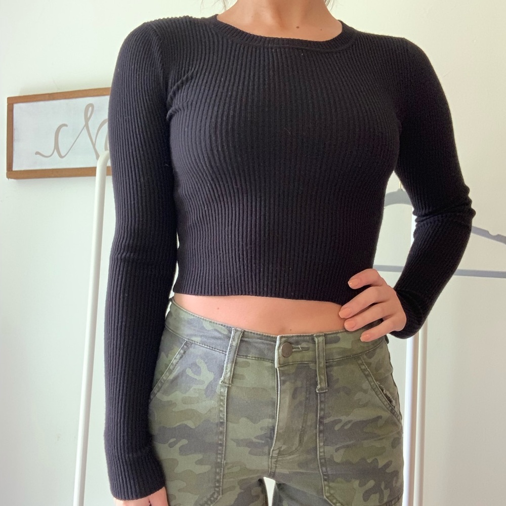 F21 long sleeve crop top